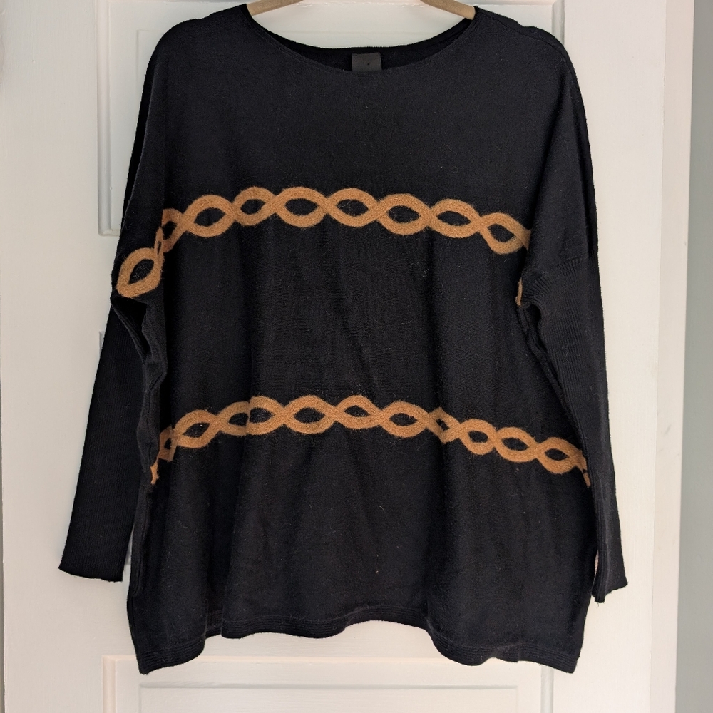 Aaeda Black‎ Sweater with Abstract Tan Chain Pattern Size M